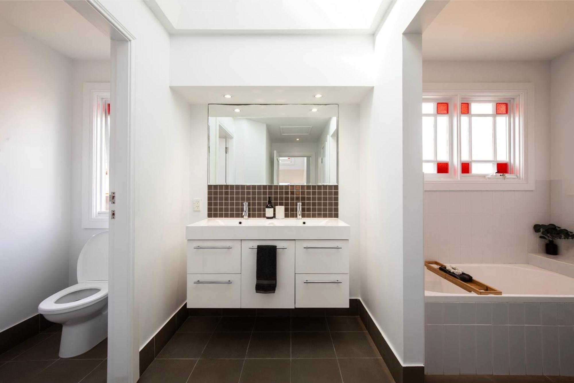 Seaside Apartment, 100m To * Narrabeen